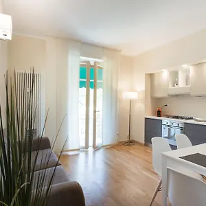 chichouse.hotelitalianriviera.com/